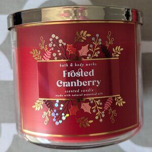 Bath & Body Works Frosted Cranberry Candle 14.5oz